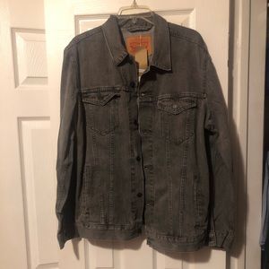 Levi’s jacket gray !